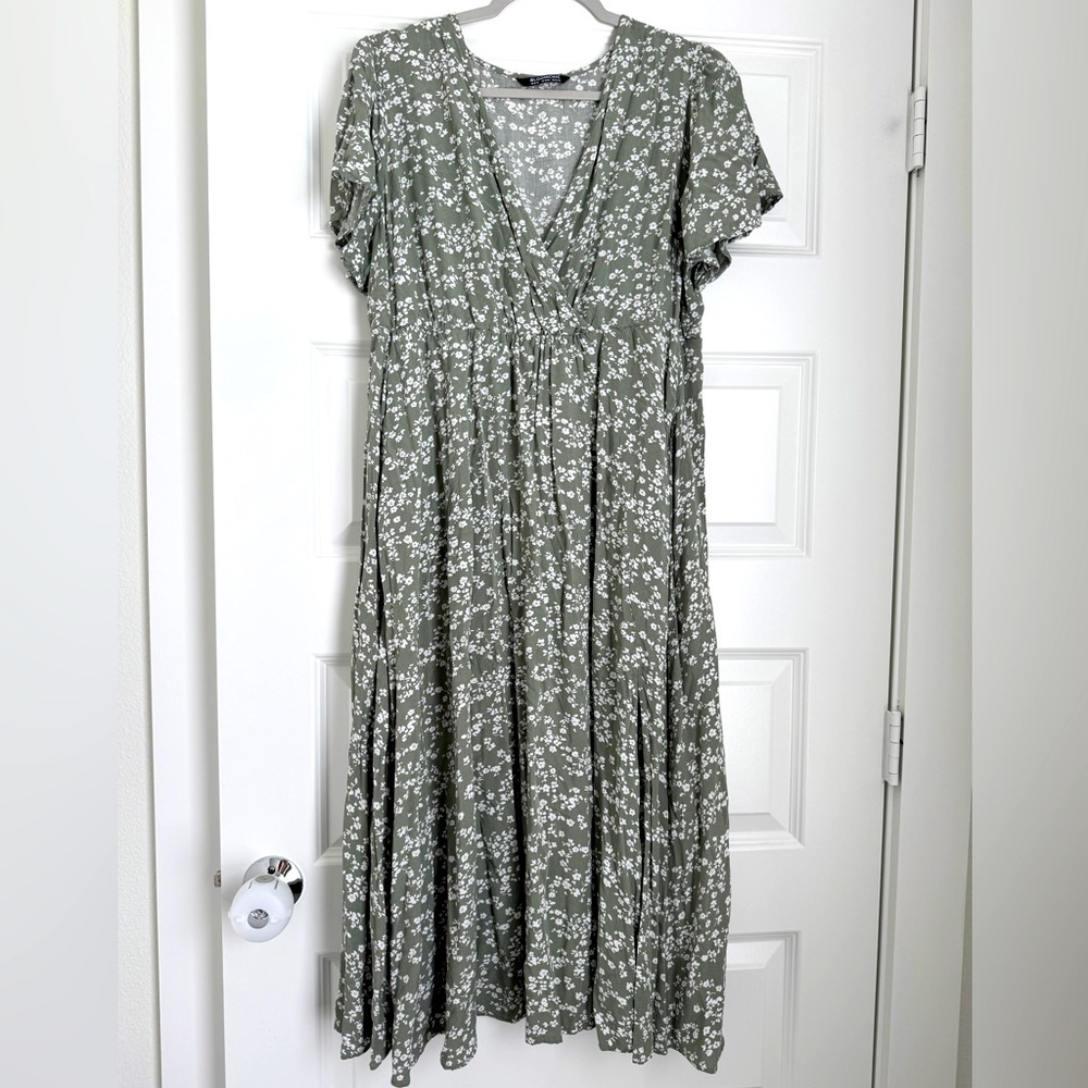 BloomChic floral print dress size 14-16